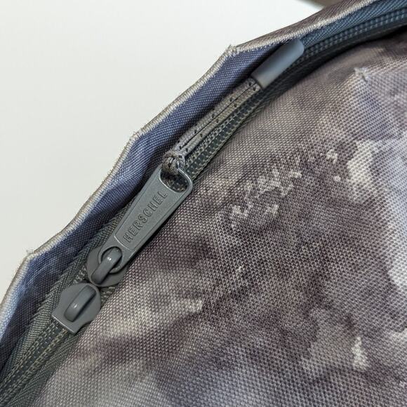 Herschel Supply Co Classic XL Backpack Cloud Vapor Gray Combo School Preppy Bag - Picture 12 of 14